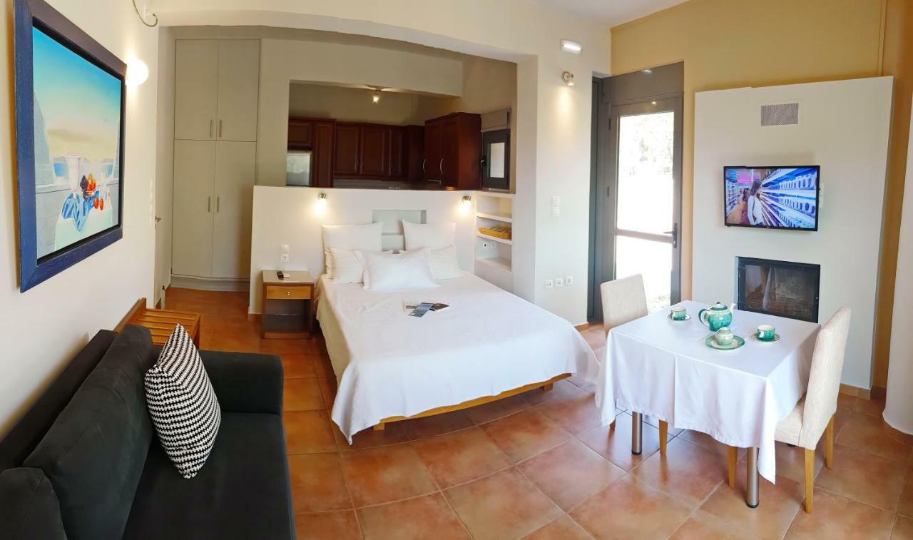 Erodios Hotel Karystos  Exteriör bild